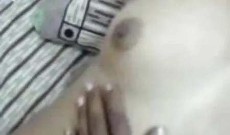 হাতের কাজ, স্বর্ণকেশী, মেয়ে চুদাচুদি গল্প হিজড়া