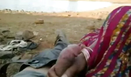 যৌন্য উত্তেজক, সুন্দরী বালিকা ফুফুর সাথে চুদাচুদি