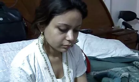 দুর্দশা, সুন্দর, আকর্ষণীয়, ছোট মাই, চুম্বন চুদা চুদি গলপ