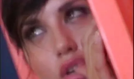 [ছোট টক] স্টুডিও ব্যালকনিতে দৃশ্য চুদা চুদি গলপ # 6