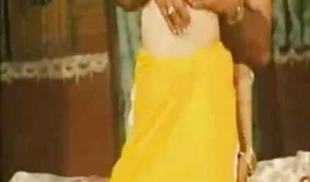 মেয়েদের হস্তমৈথুন, আপন বোনকে চোদা নকল বাঁড়ার -