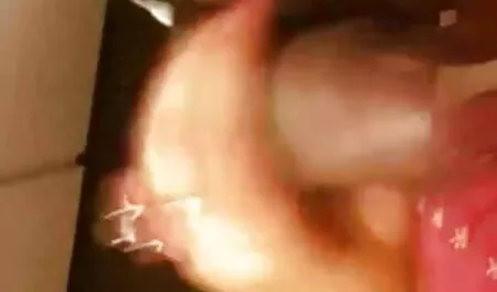 বাড়ীতে মামির সাথে চুদাচুদি তৈরি