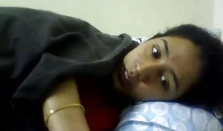 বহু পুরুষের মামির সাথে চুদাচুদি এক নারির