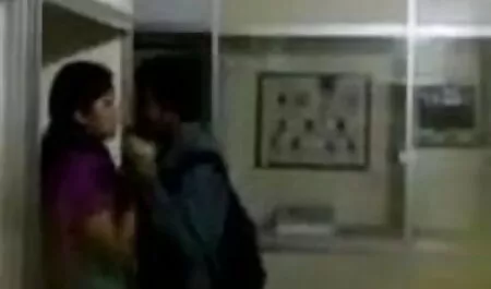 সুন্দর বাংলা চুদাচুদি গল্প 18 বছর বয়সী দাসী পায় 2019