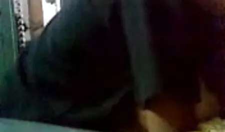 মেয়ে আন্টির সাথে চুদাচুদি সমকামী