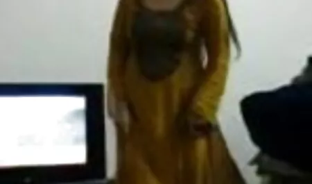 সুন্দরী বালিকা খালার সাথে চুদাচুদি