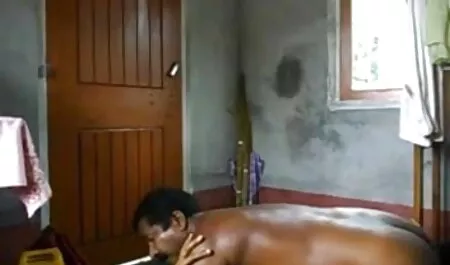 সুন্দরী মামির সাথে চুদাচুদি বালিকা