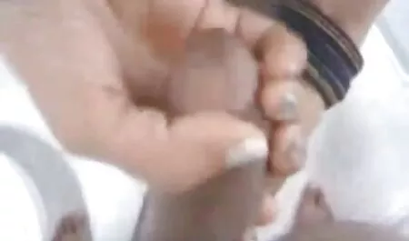 চর্মসার, ওয়েবক্যাম, গুদ, চমকানো, চুদাচুদি গলপ বাড়ীতে তৈরি)