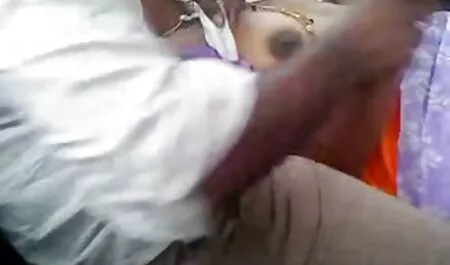 কর্মক্ষেত্রে মেয়ে-ক্লারা, চাচির সাথে চুদাচুদি নতুন মনিব (2020)